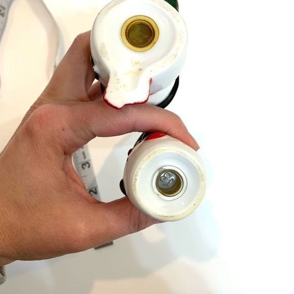 Vintage 1980 Hallmark Happy and Merry MR & MRS Snowmen Salt and Pepper Shakers - Picture 4 of 6